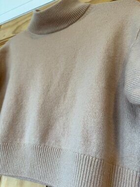 Aritzia Wilfred Free Sweater SZ M 100% Merino Wool Mock Neck Boxy Fit Cropped